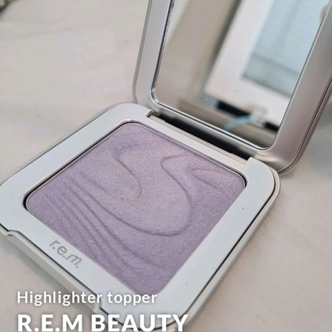 r.e.m beauty Highlight topper Miss Neptune