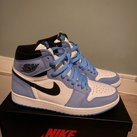 Jordan 1 unc blue 42.5