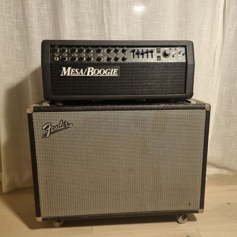 Mesa/Boogie 85W beist av en rørforsterker inkl. kabinett