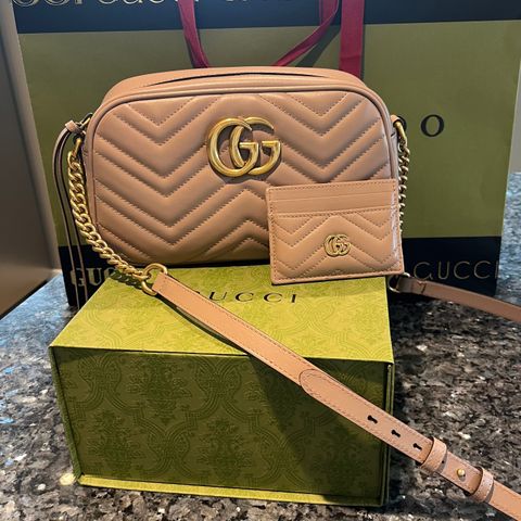 GUCCI GG MARMONT MATELASSÉ  small, med kortholder