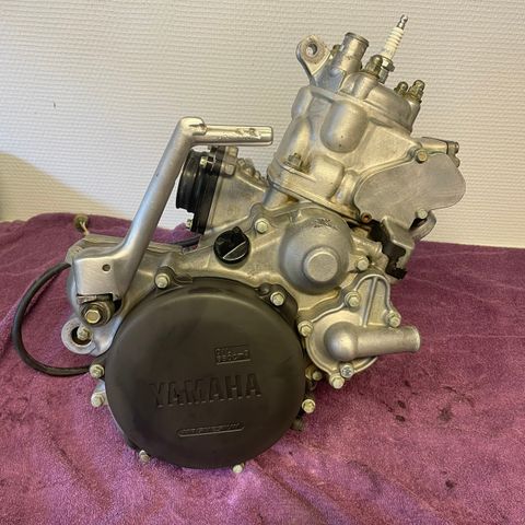 Yamaha yz motor