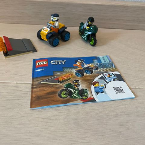 Lego City Stuntteam 60255 selges