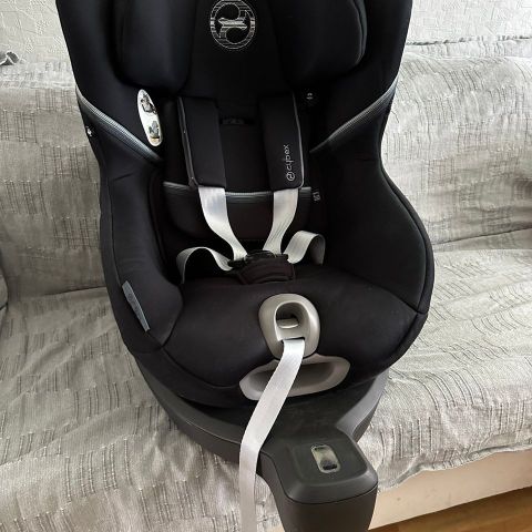 Bilstol Cybex Gold SIRONA S i-Size 360 med ISOFX.