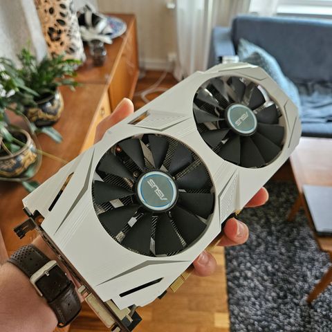 Asus dual GTX 1070 8GB