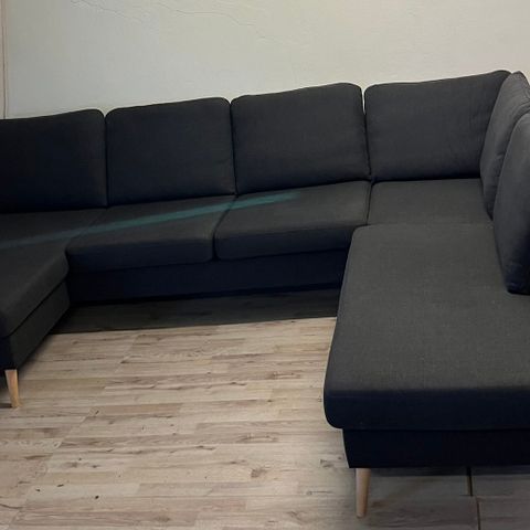 Hjørnesofa selges med gratis levering!