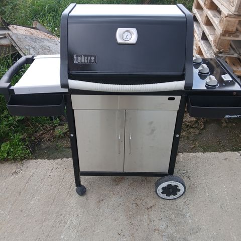 Weber spirit fra 2005 selges hbo 100kr