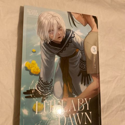 Lullaby of the Dawn manga vol. 3