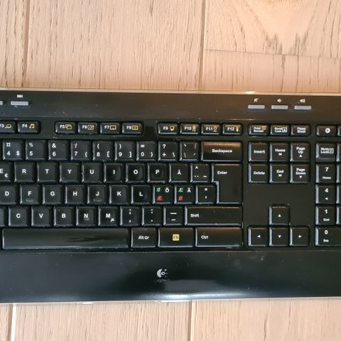 Logitech kabelfri keyboard