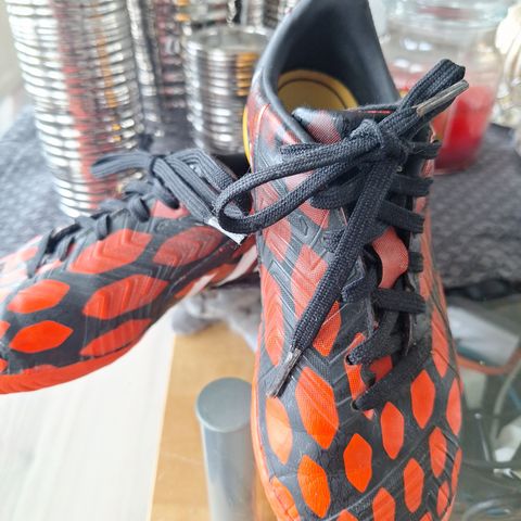 Adidas football sko str 31 . Lite brukt