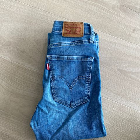 Levis bukse str 25/30