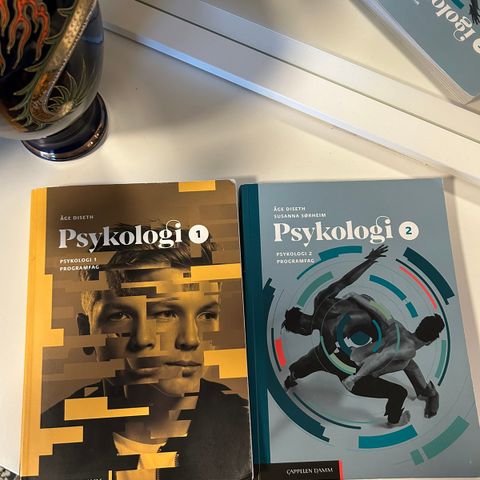 Pensumbøker til Psykologi 1 og 2