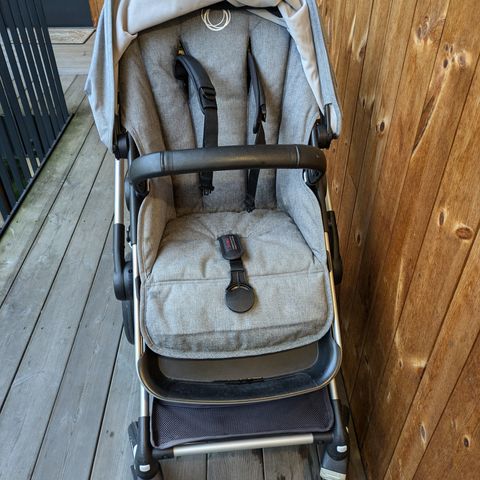 Bugaboo Fox 2 Grey melange med søskenbrett