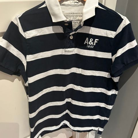 Abercrombie and Fitch T-skjorte