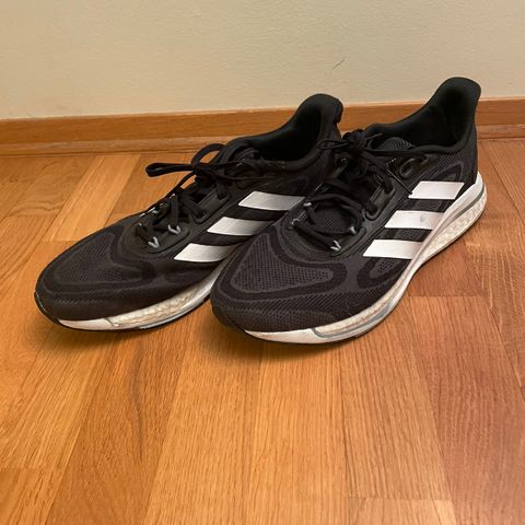 Adidas supernova løpesko