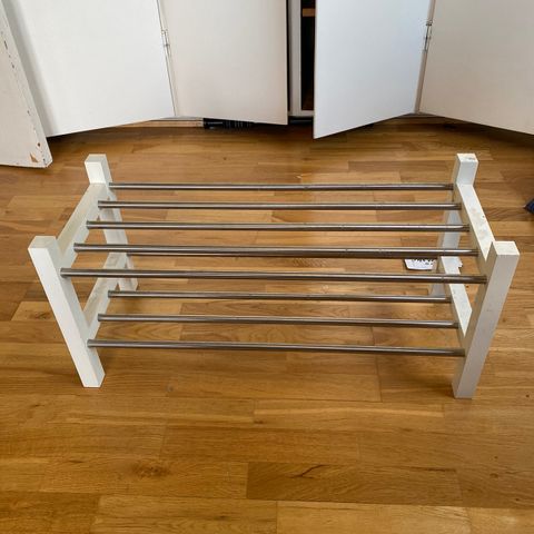 IKEA Tjusig skohylle