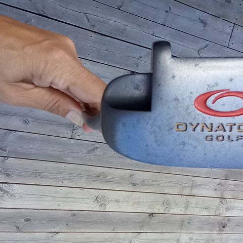 Dynatour golf chipper.