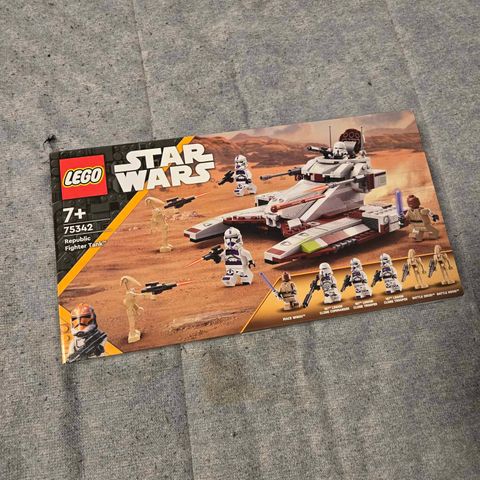 75342 Republic Fighter Tank