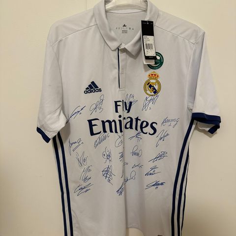 Real Madrid 2016/2017 signert drakt av BBC + hele laget