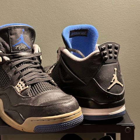 Air Jordan 4 retro  (US 12- 30 cm)