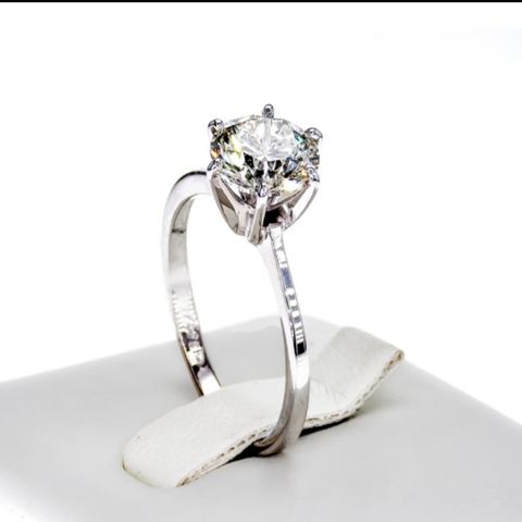 (Verdi 199.000,-) 1.60ct.tw Diamantring med 14kt hvitt gull (Naturlig)