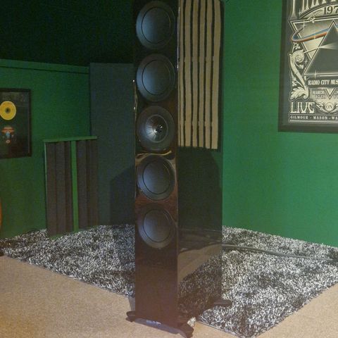 Kef R 11