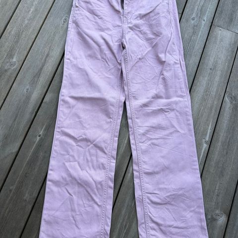 Rosa jeans fra Bik Bok