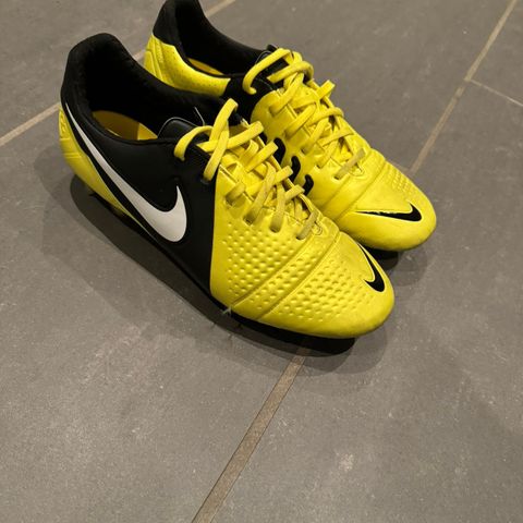 Nike CTR360 Maestri III