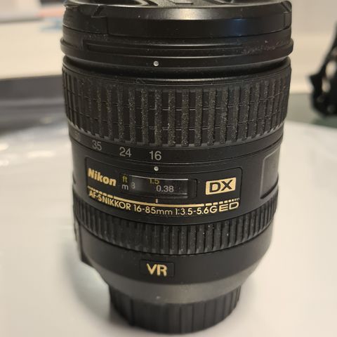 Nikkor 16-85mm f/3,5-5,6G ED VR