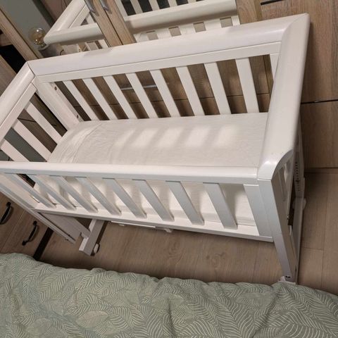 Bedside crib