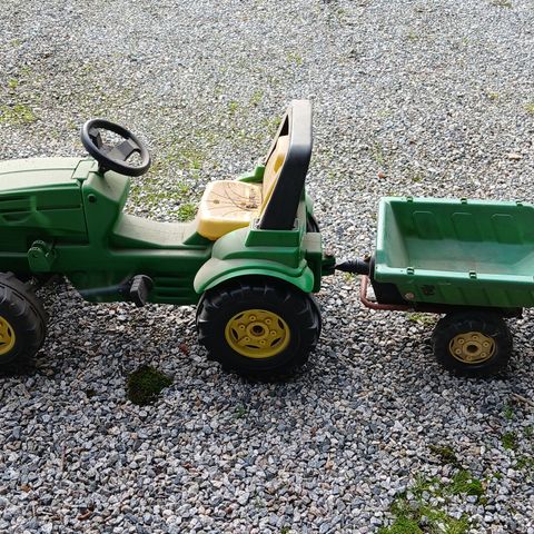 Tråtraktor og sandleker