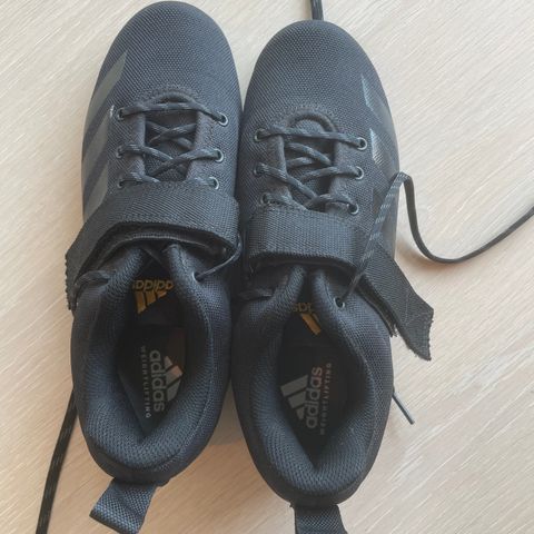 Adidas vektløftersko, dame, powerlift, som ny.