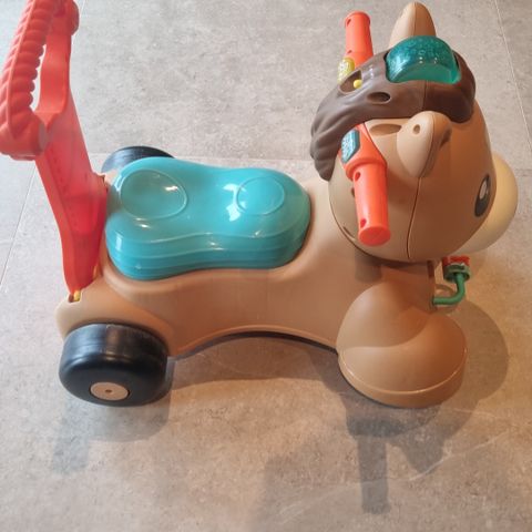 Fisher-price musikalsk gåstol