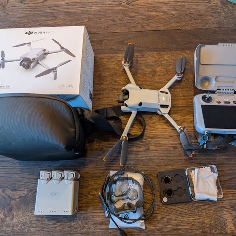 DJI Mini 4 Pro Fly More Combo