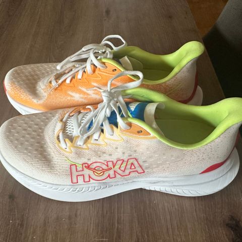 Hoka mach 6