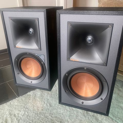 Klipsch R51-PM aktive høytalere selges