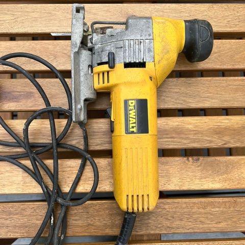 Dewalt stikksag 220V