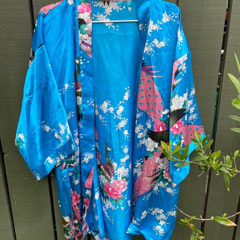 Nydelig kort kimono