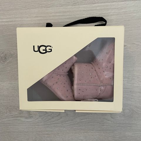 Rosa Uggs | str 20 | som nye