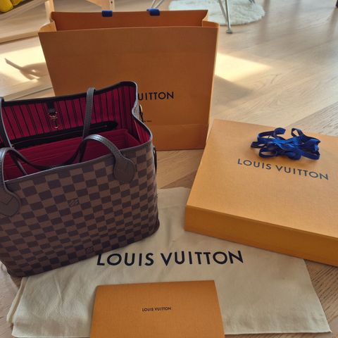 Som ny ikke synlig brukt og null slitasje Louis Vuitton veske.