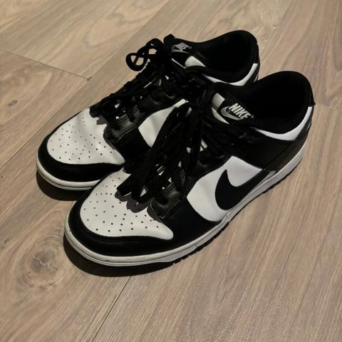 NIKE DUNK PANDA