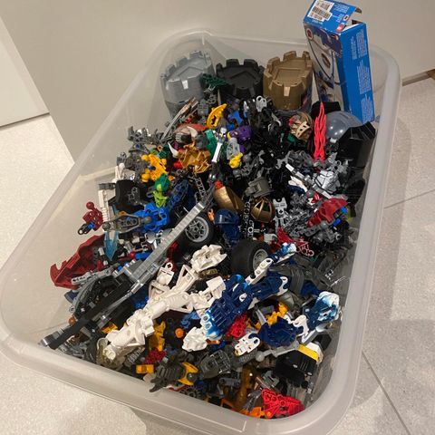 Stor kasse Lego Bionicle