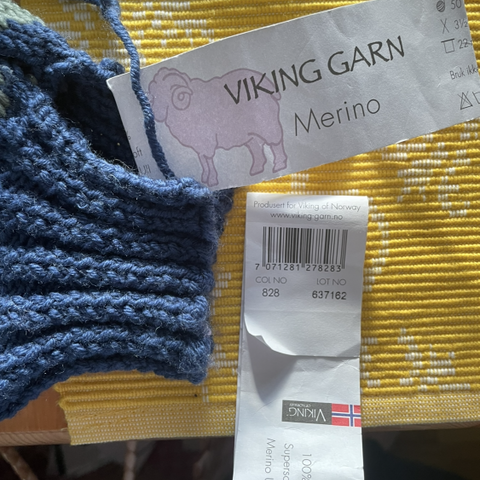 Viking 100%Merinoull farge 828, 2 nøster.