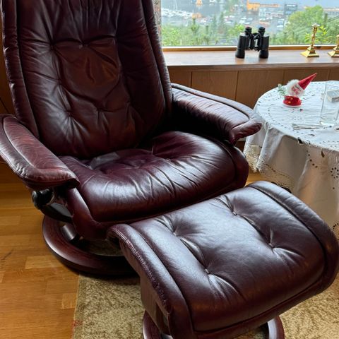 To stk Ekornes Stressless med skammel selges