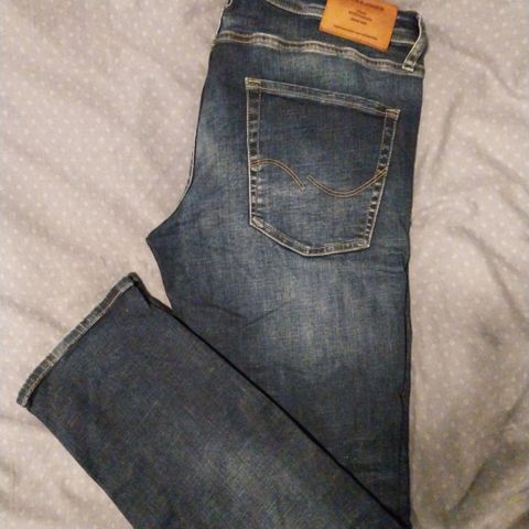 Jack and Jones olabukse str 33/30 modell Clark regular