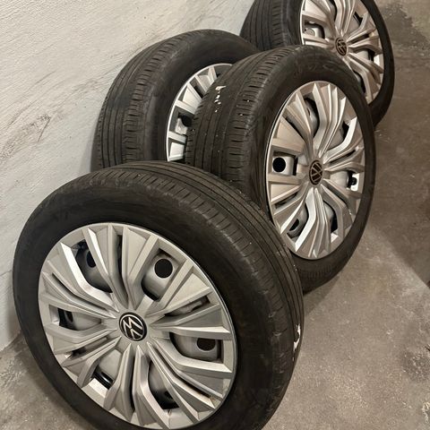 17" VW Caddy Maxi original felger med gode Continental sommerdekk