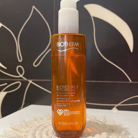 Biotherm Biosource Total Renew Oil Cleanser