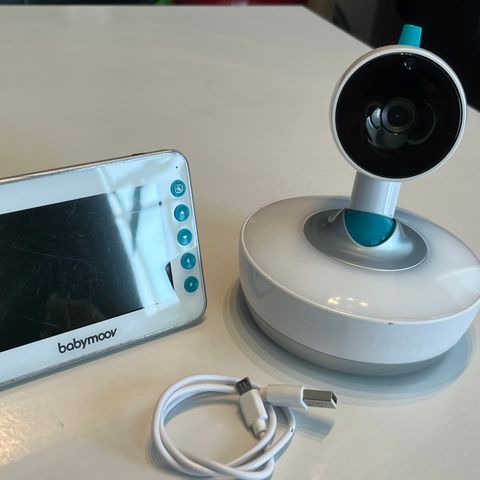 Babymoov YOO Moov 360-degree Motorised Video Baby Monitor