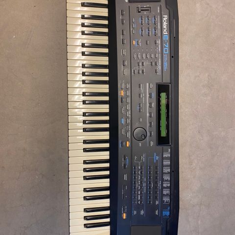 Roland E-70