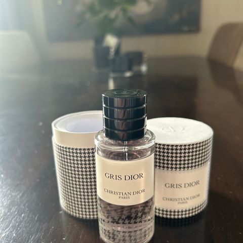 GRIS DIOR Eau de parfum