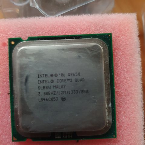 Intel Core 2 Quad Q9650 (LGA775) selges